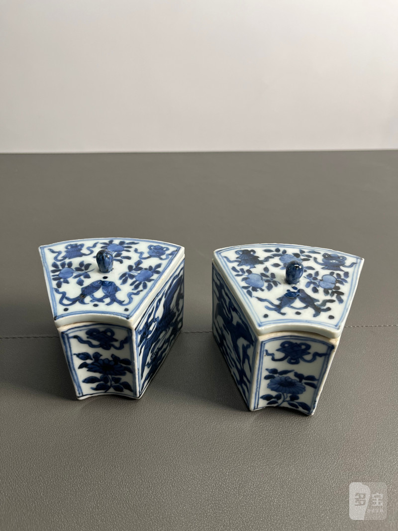 明万历  “督理府”款青花八宝云鹤纹蛐蛐罐（一对） - 图2